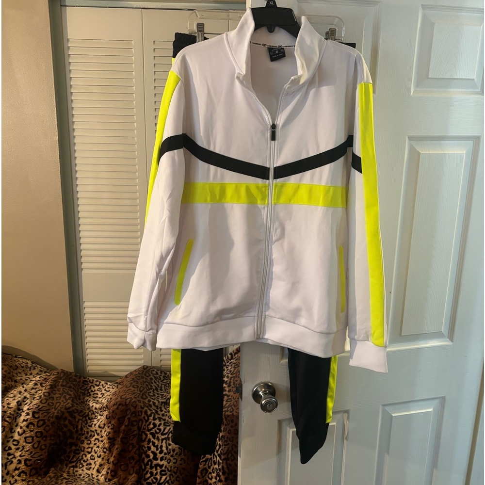 BLACK, WHITE AND NEON GREEN MALE JOGGER ACTIVE SET.